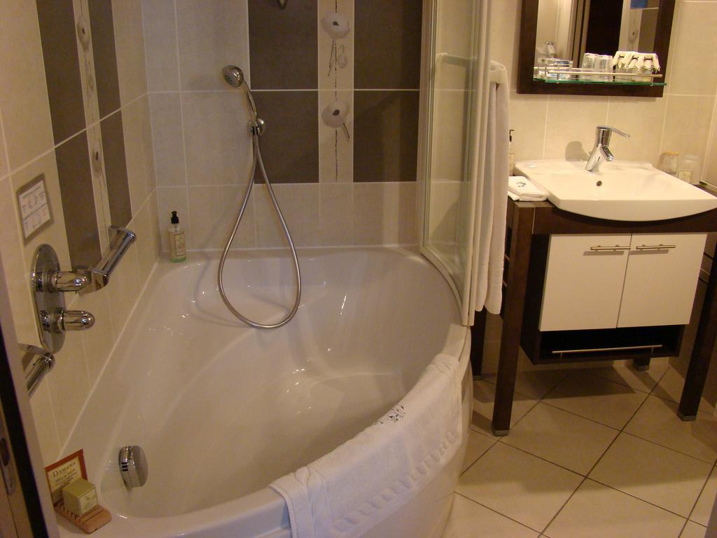 Hotel Le Manoir Aux Vaches 이베토 외부 사진